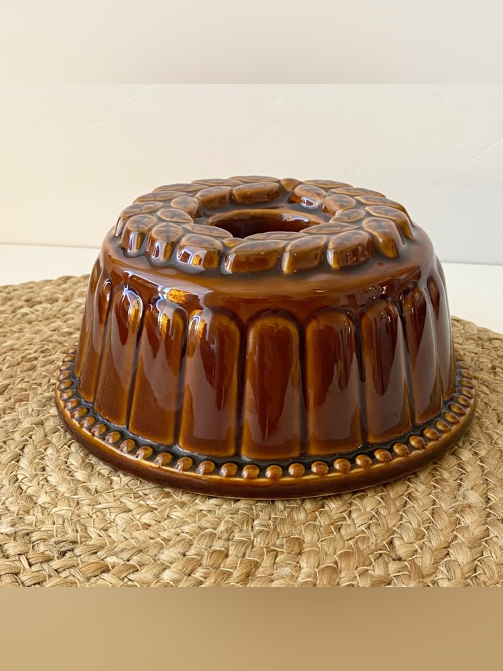 VINTAGE Glazed Debossed Leaf Pottery Bundt Cake Pan/Jello Mold 6” - Picture 14 of 14